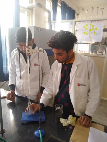 GIP pharmacy college in Delhi- Pharmaceutical Chemistry Lab