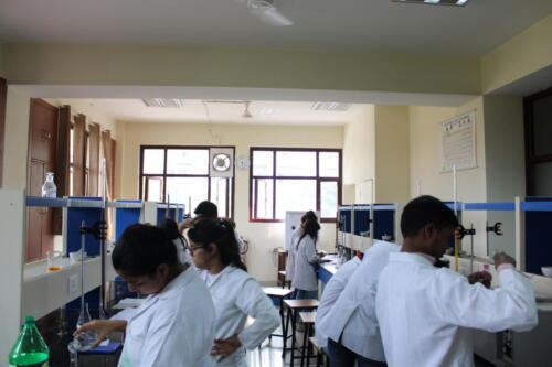 GIP pharmacy college in Delhi- Pharmaceutical Chemistry Lab